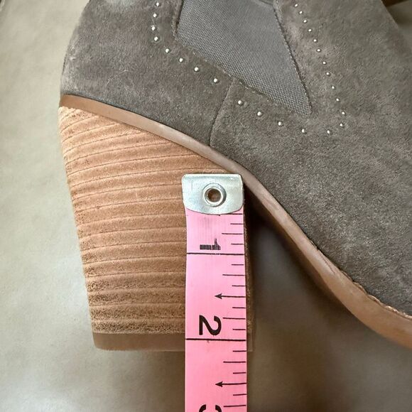Marc Fisher Bellie Studded Suede Pull On Heeled Chelsea Boots size 7 - Picture 6 of 8